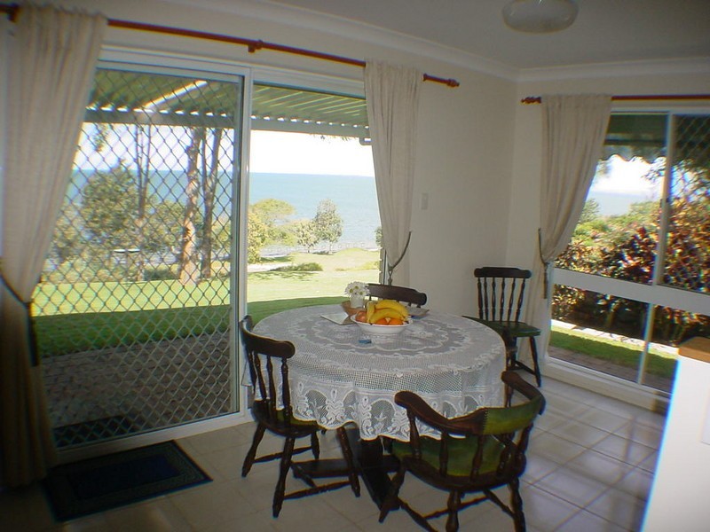 12 Howard Court, Sandstone Point QLD 4511