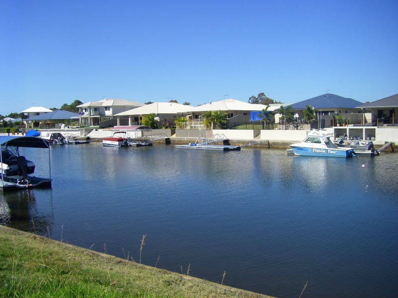 96 Kangaroo Avenue, Bongaree QLD 4507