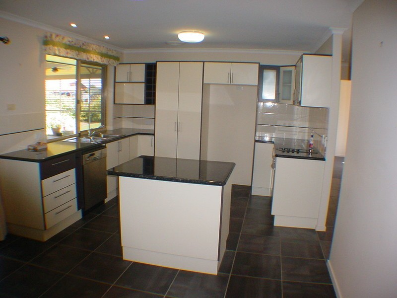 84 Bestmann Road East, Sandstone Point QLD 4511