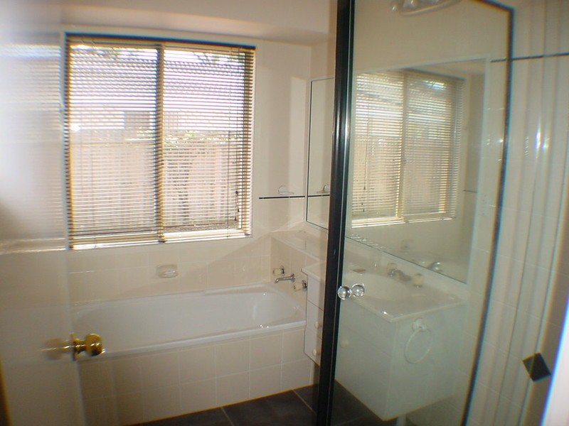 84 Bestmann Road East, Sandstone Point QLD 4511