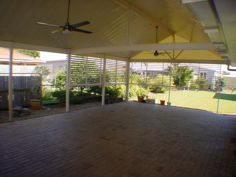 84 Bestmann Road East, Sandstone Point QLD 4511