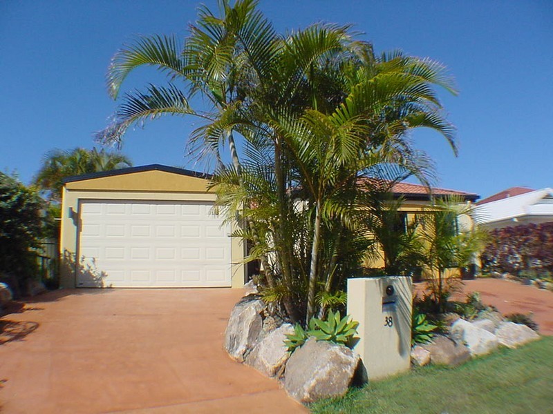 38 Dugong Crescent, Banksia Beach QLD 4507