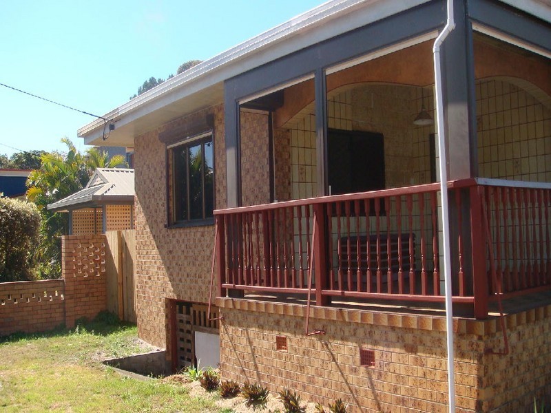 17 Hutchinson Street, Woorim QLD 4507