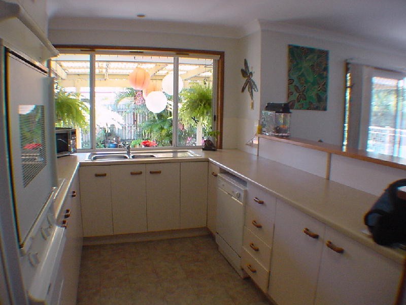 28 Anchor Court, Banksia Beach QLD 4507