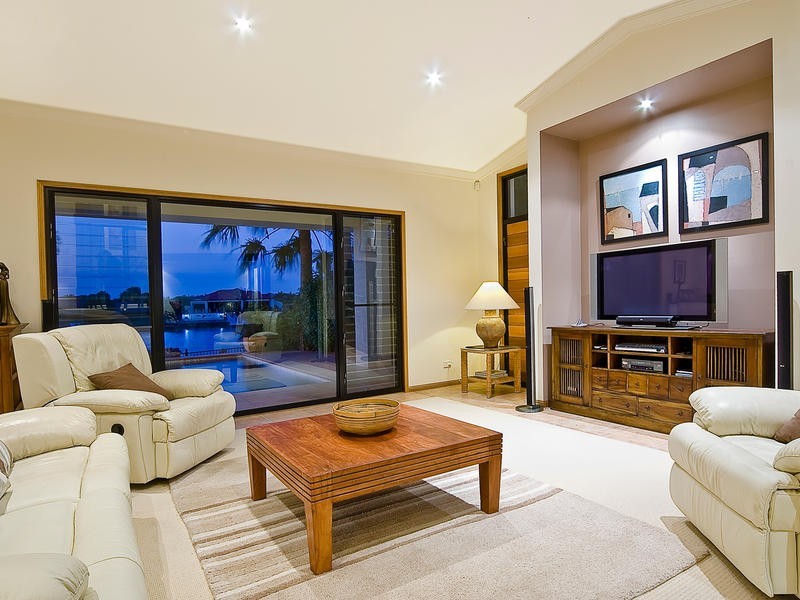 103 Voyagers Drive, Banksia Beach QLD 4507