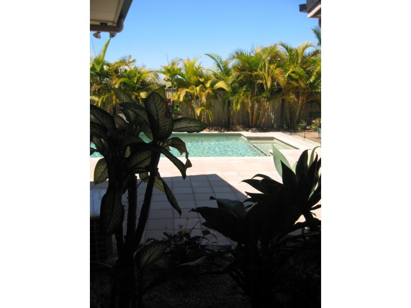 121 Endeavour Drive, Banksia Beach QLD 4507