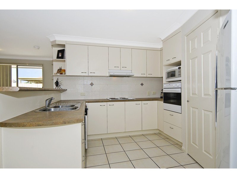 2 Barklya Crescent, Bongaree QLD 4507