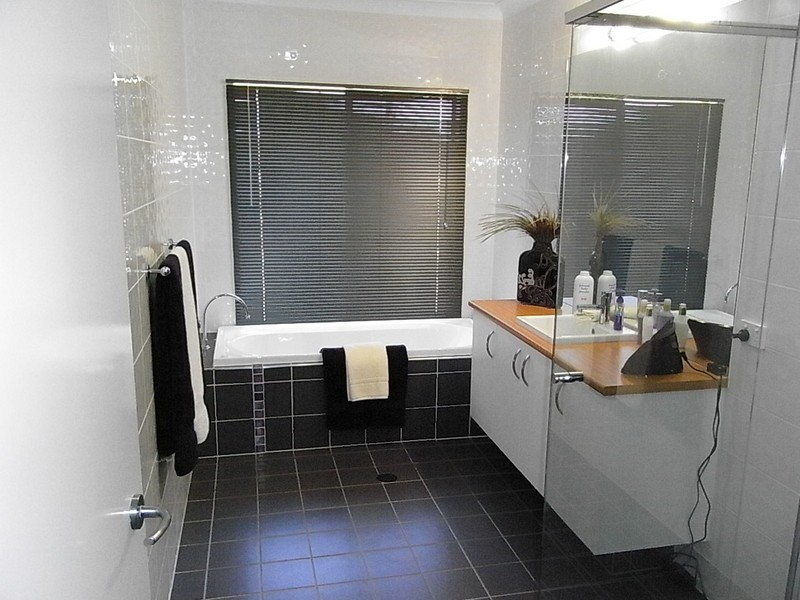 19-21 Barr Place, Ningi QLD 4511