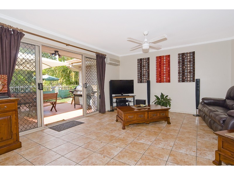 6 Genoa Place, Banksia Beach QLD 4507