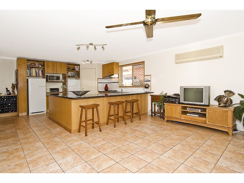 6 Genoa Place, Banksia Beach QLD 4507