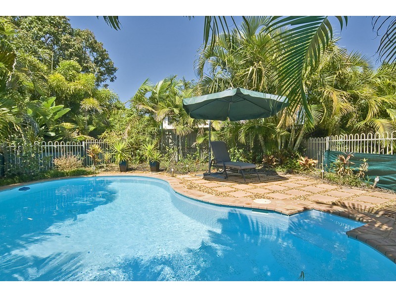 6 Genoa Place, Banksia Beach QLD 4507