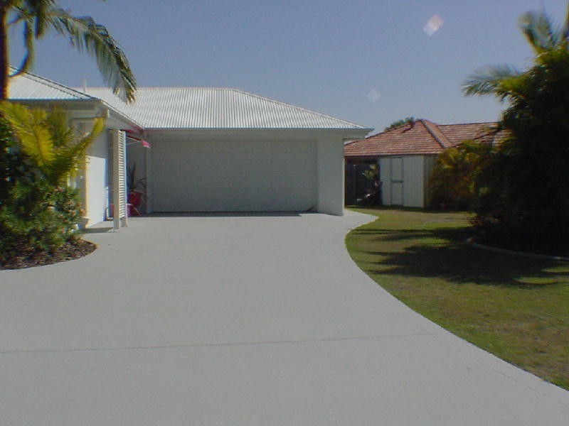 1 Albatross Court, Banksia Beach QLD 4507