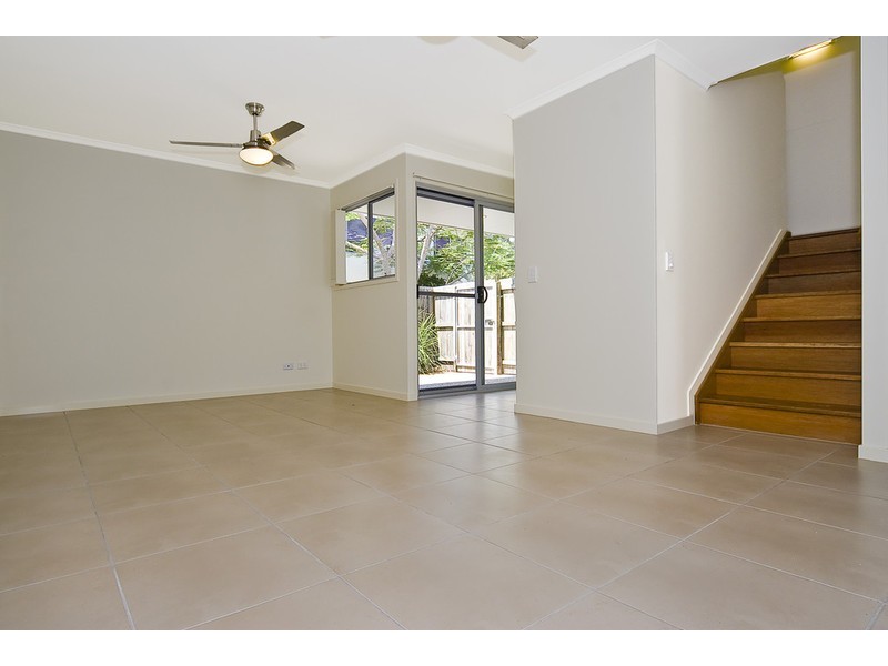 2/17 Cotterill Avenue, Bongaree QLD 4507