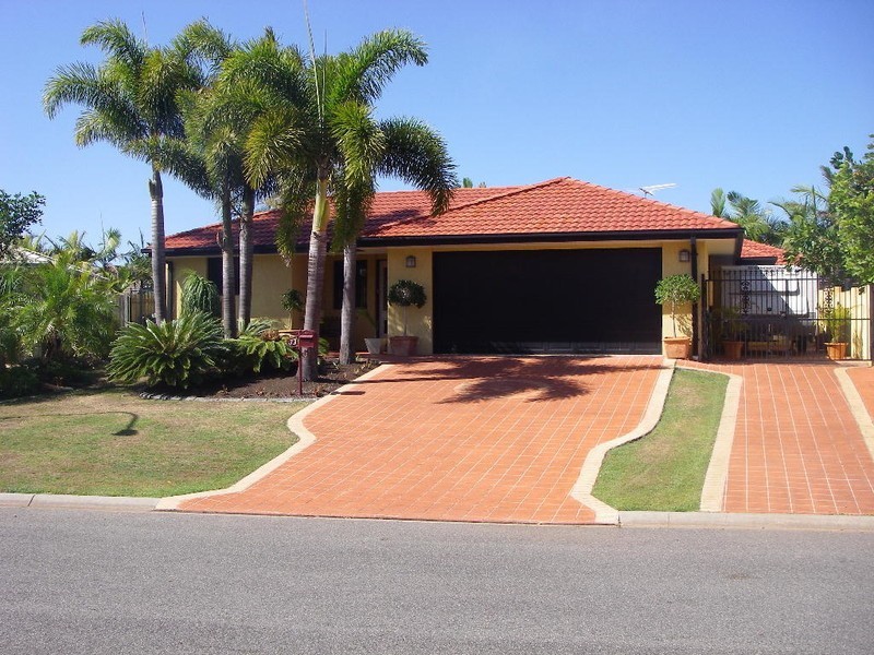33 Voyagers Drive, Banksia Beach QLD 4507