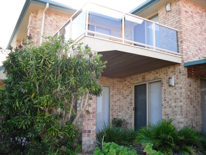 8 Avalon Street, Sandstone Point QLD 4511