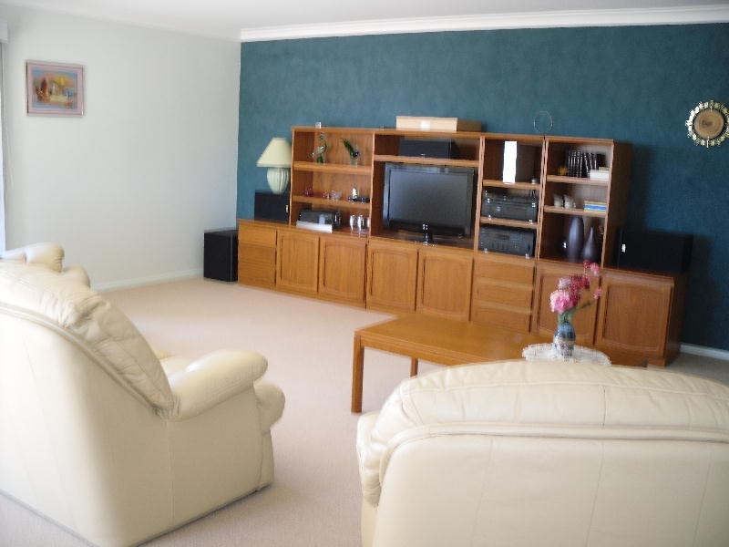 8 Avalon Street, Sandstone Point QLD 4511