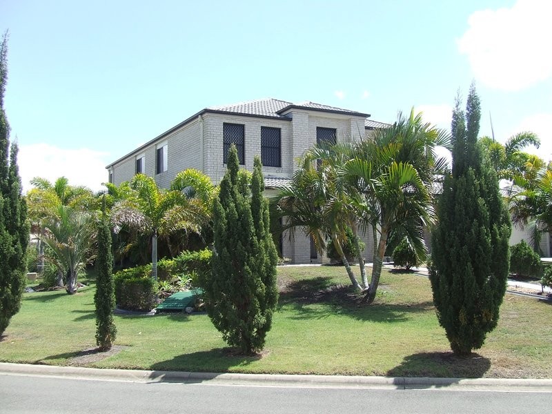 18 Dugong Crescent, Banksia Beach QLD 4507