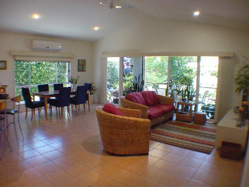 2 Seahorse Court, Banksia Beach QLD 4507