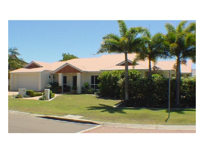 2 Seahorse Court, Banksia Beach QLD 4507