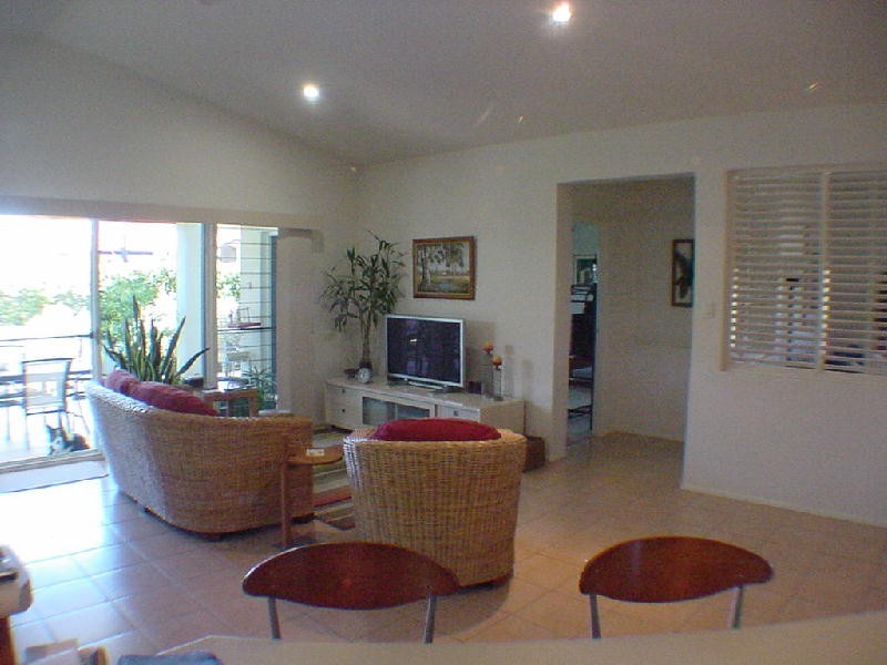 2 Seahorse Court, Banksia Beach QLD 4507