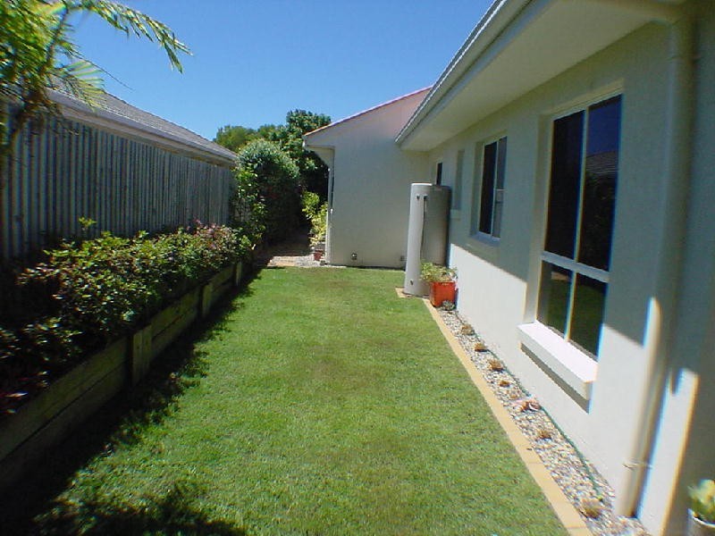 2 Seahorse Court, Banksia Beach QLD 4507