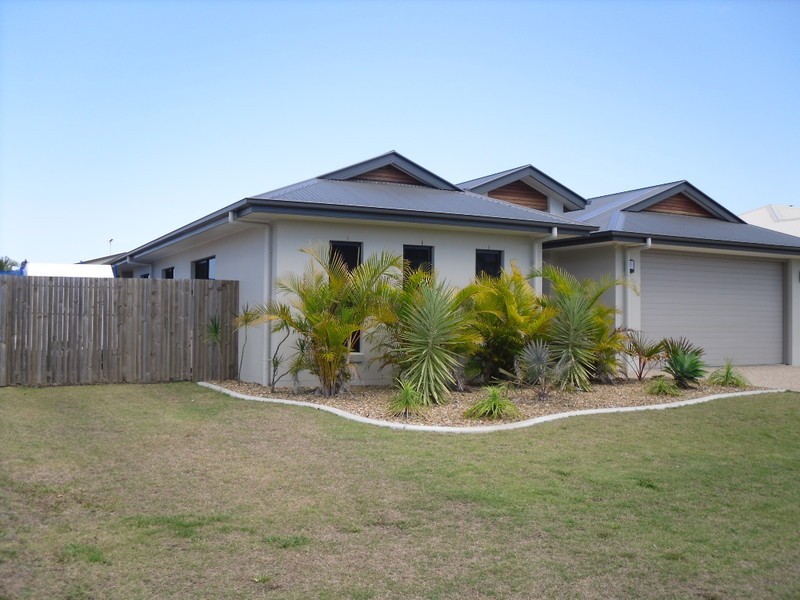 3 Seaeagle Place, Banksia Beach QLD 4507