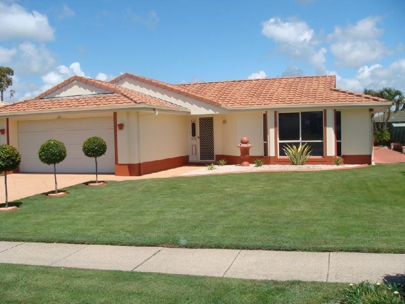 77 Avon Avenue, Banksia Beach QLD 4507