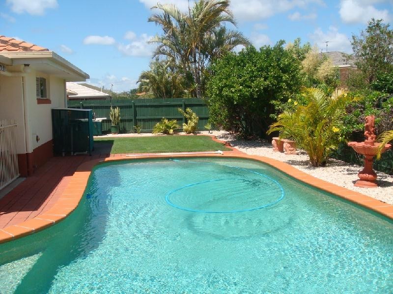 77 Avon Avenue, Banksia Beach QLD 4507