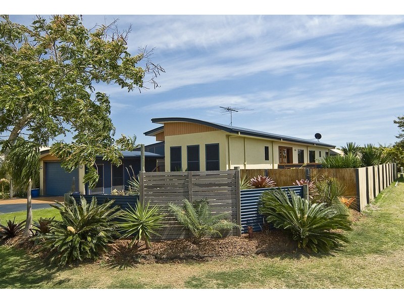 5 Winch Court, Banksia Beach QLD 4507