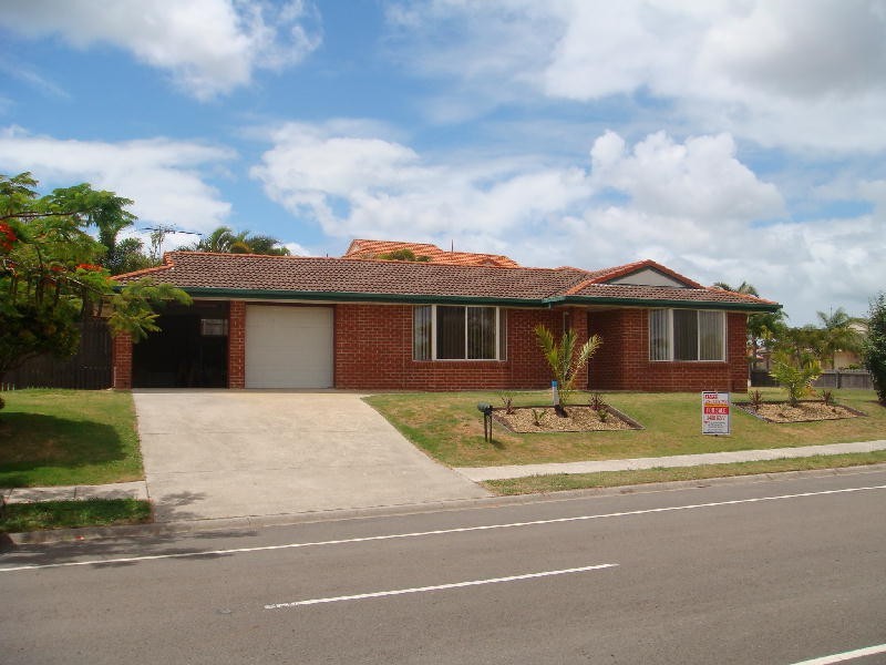 8 Headsail Drive, Banksia Beach QLD 4507