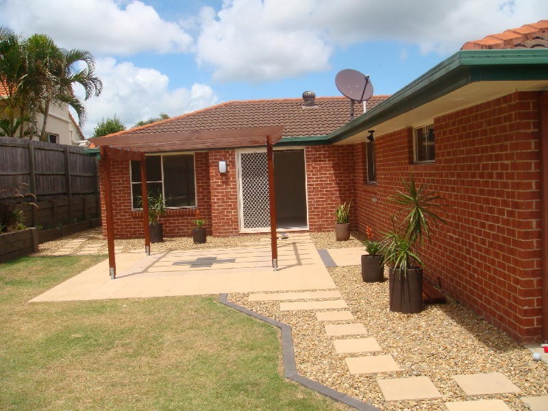 8 Headsail Drive, Banksia Beach QLD 4507