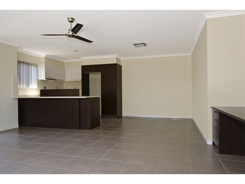 1/14 Hall Avenue, Bongaree QLD 4507