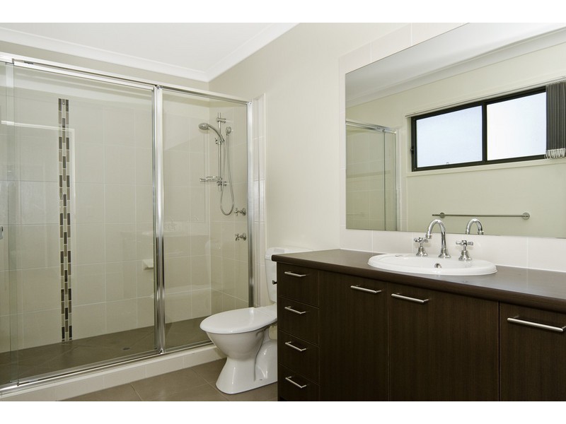 2/14 Hall Avenue, Bongaree QLD 4507