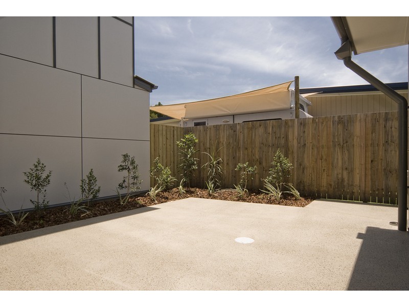 2/14 Hall Avenue, Bongaree QLD 4507