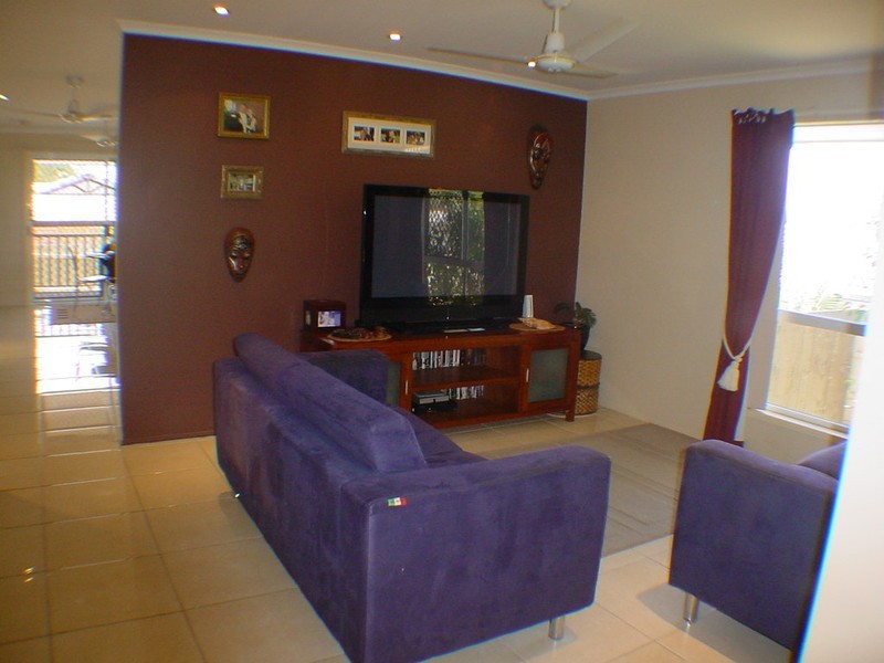 132 Bestman Rd East, Sandstone Point QLD 4511