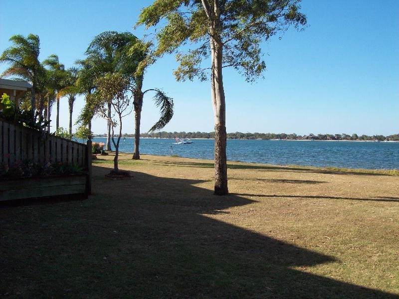 9-18 Spinnaker Drive, Sandstone Point QLD 4511