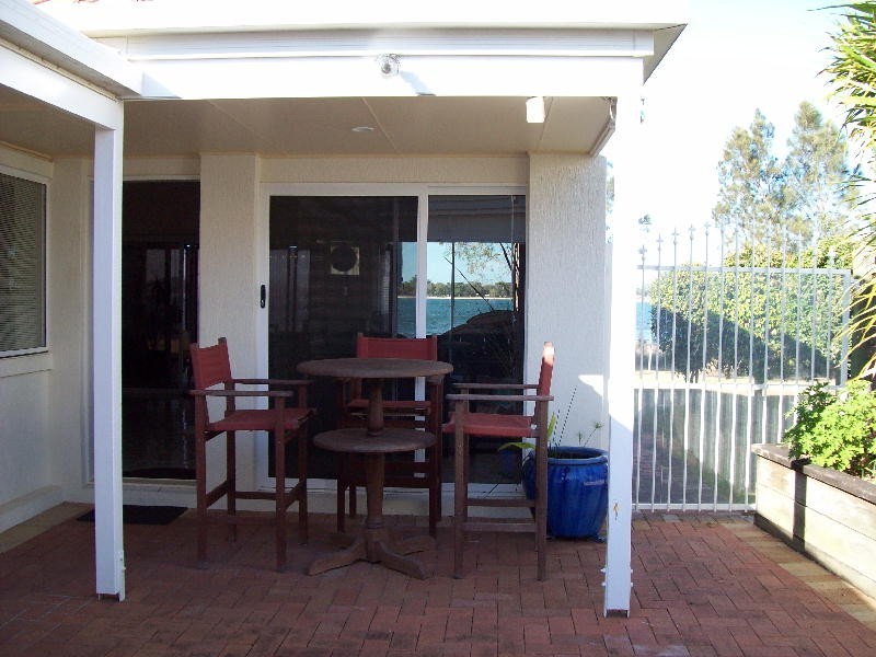 9-18 Spinnaker Drive, Sandstone Point QLD 4511