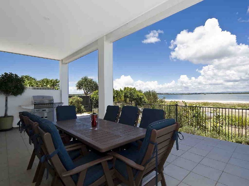 16 Kakadu Circuit, Banksia Beach QLD 4507