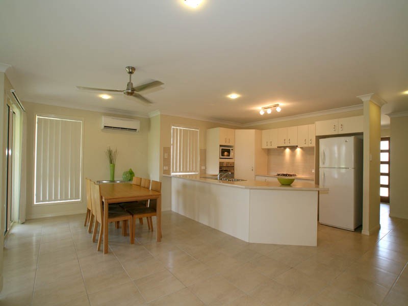 5 Seafarer Place, Banksia Beach QLD 4507