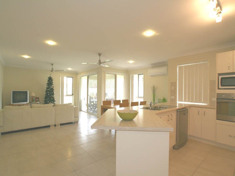 5 Seafarer Place, Banksia Beach QLD 4507