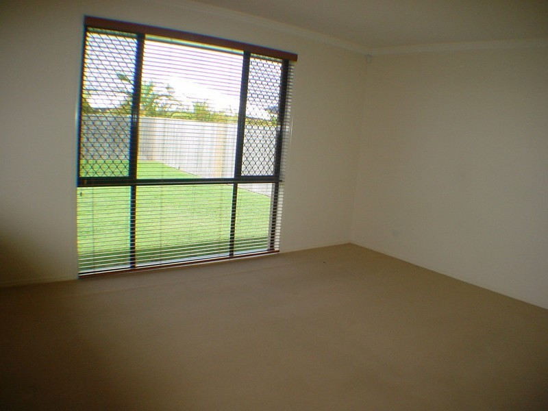 5 Seaeagle Place, Banksia Beach QLD 4507