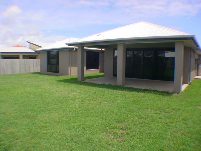 5 Seaeagle Place, Banksia Beach QLD 4507