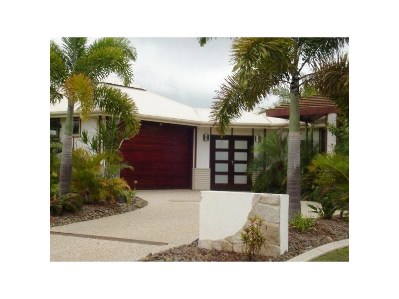 27 Marina Boulevarde, Banksia Beach QLD 4507