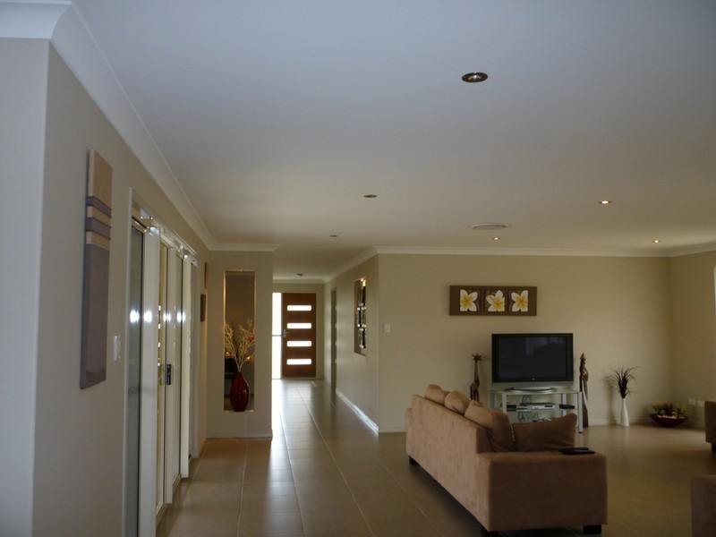 5 Raptor Parade, Banksia Beach QLD 4507