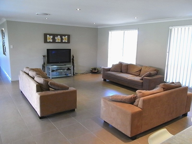 5 Raptor Parade, Banksia Beach QLD 4507