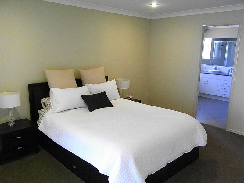 5 Raptor Parade, Banksia Beach QLD 4507