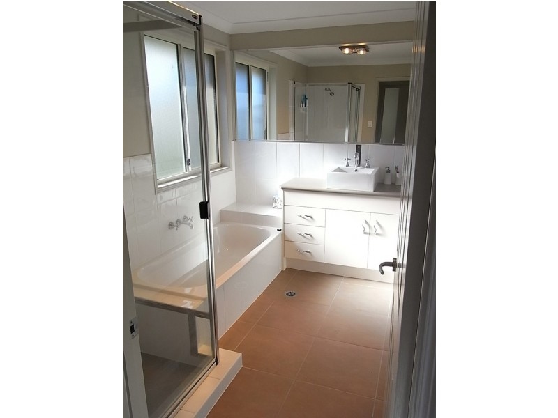 5 Raptor Parade, Banksia Beach QLD 4507