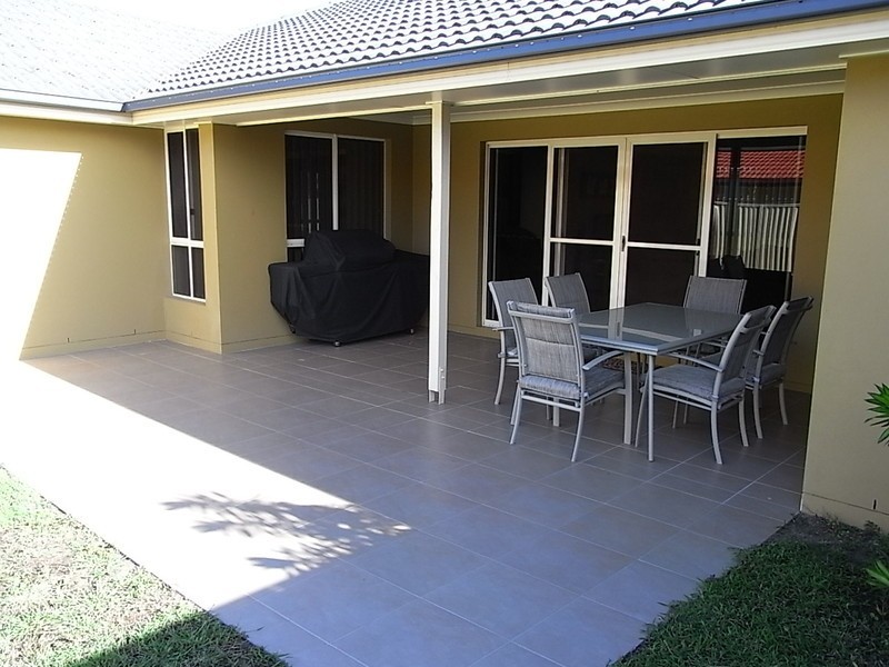 5 Raptor Parade, Banksia Beach QLD 4507