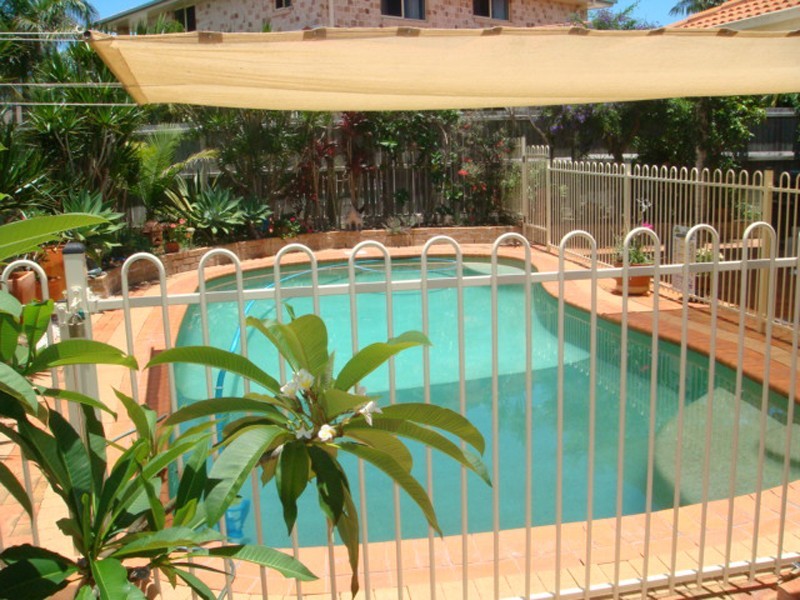 17 Carpenter Way, Sandstone Point QLD 4511