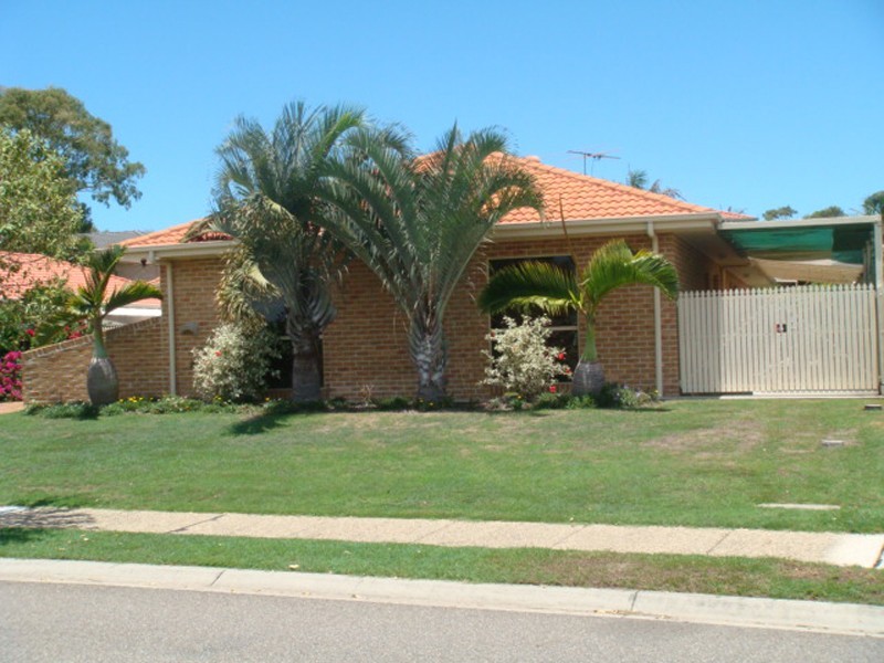 17 Carpenter Way, Sandstone Point QLD 4511